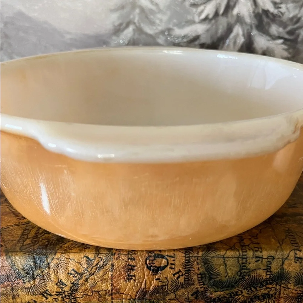 Vintage Fire King Peach Lustre 1.5 Qt Round Casserole Dish